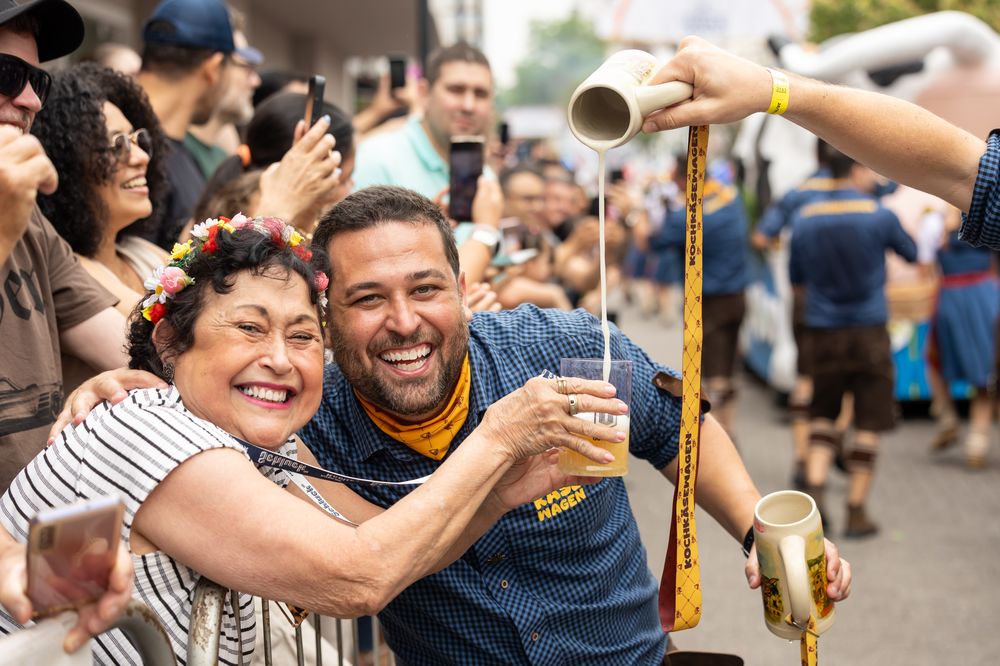 Kochk&auml;sewagen na Oktoberfest Blumenau