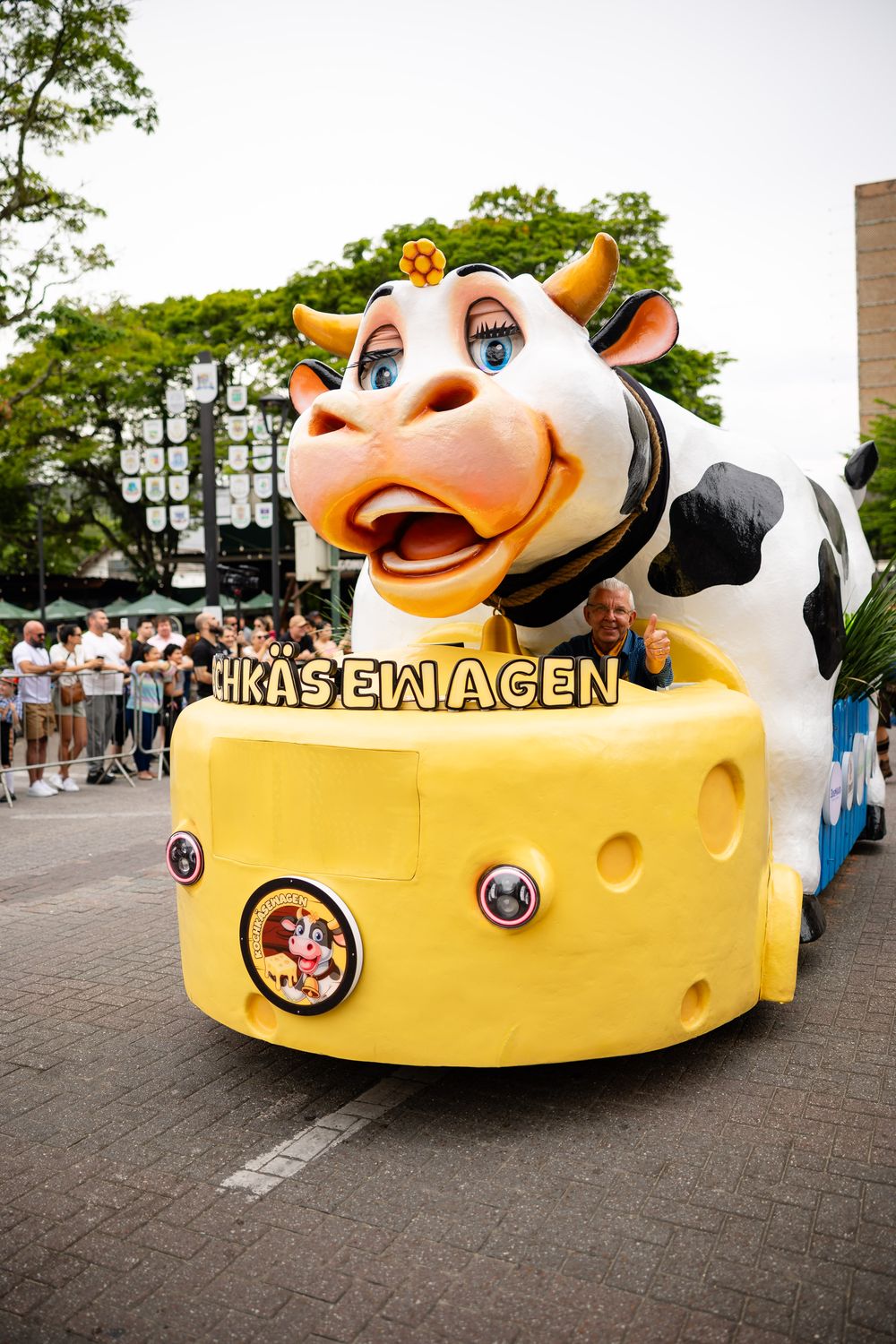 Kochk&auml;sewagen na Oktoberfest Blumenau